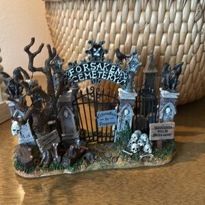 Lemax Spooky Town Cemetery Gate.  Perfect Condition. Box a bit worn. 2004.